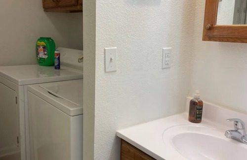 Hardy Condo | A charming 2BR home—better than a room—Vacation Condo No. 6, Near Spring River
