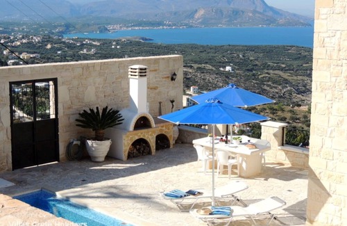 Apokoronas Villa | A charming 3 bedroom stone villa w/privacy, private pool & fantastic sea views.