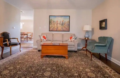 Paris House | A cheerful, 4 bed - ample room to gather and play!