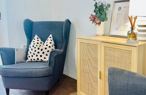 Perth Central Business District Apartment | A city oasis - full apartment with balcony