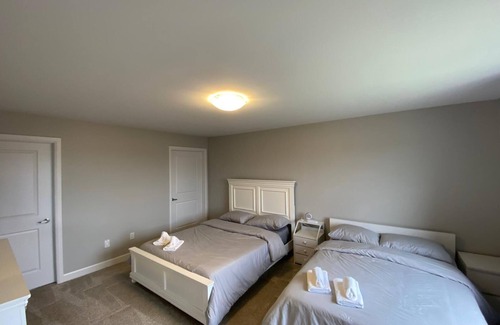 Chatham-Kent House | A complete home in Chatham, Ontario, Canada. (Sleeps 8)