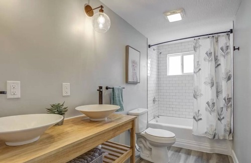 Pickerington House | A Concierge VRBO that provide a full vacation pagué services with car if need