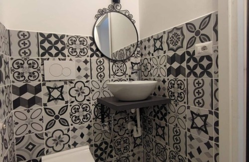 Vittoria Apartment | A cosy apartment in Turin. Suitable for one, two or three people (folding bed).