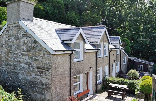 Talsarnau Cottage | A cosy cottage for four with a wood burner and large, shared garden.