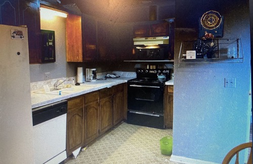 Wichita Falls House | A Cozy 3 Bed 1 bath home with fireplace+ Food Pantry