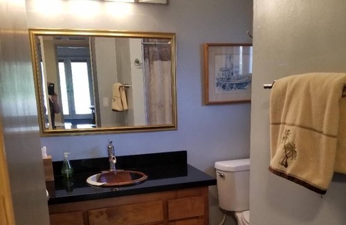 Callender Apartment | A cozy little in-law/granny unit on a large, private property