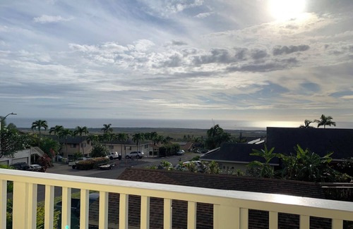 Kona Palisades House | A Delightful Beach Loft with Panoramic Ocean View