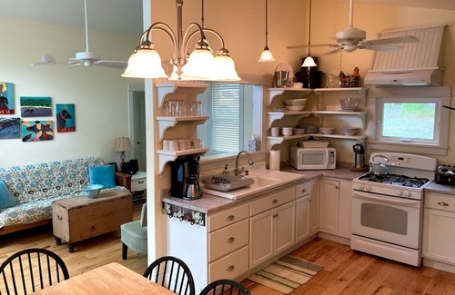 Lansing Cottage | A delightful cottage set on the east shore of Cayuga lake!