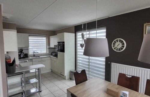 Breskens House | A detached 6-person bungalow with approx. 102m2 of living comfort and a lovely garden right by the water.