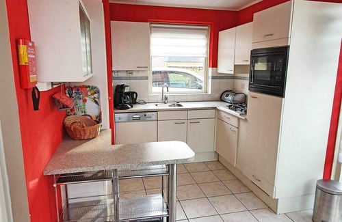 Breskens House | A detached 6-person bungalow with approx. 102m2 of living comfort and a lovely garden right by the water.