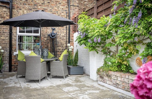 Stamford Bridge Cottage | A family break that sleeps 5 guests in 3 bedrooms