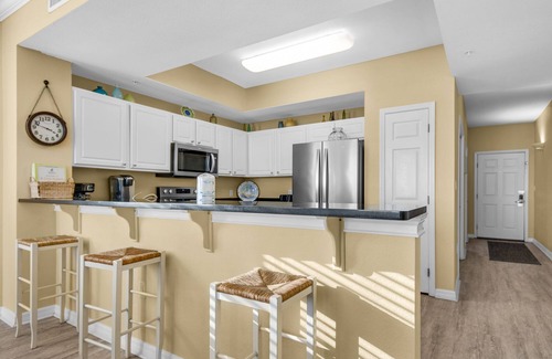 Navarre Beach Condo | A FAMILY FAVORITE~ FREE BEACH SVC ~ 153 + 5 STAR REVIEWS! Make memories!