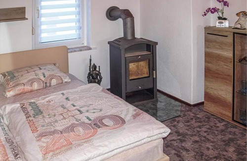 Hildebrandshagen House | A few kilometers away from the mill town of Woldegk is located in Hildebrandshagen this simple yet f