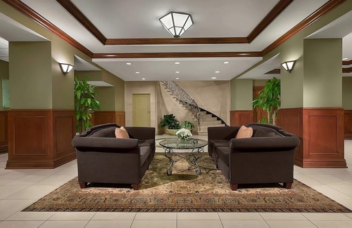 Central West End Hotel | A Few Minutes Walk from World Chess Hall of Fame! 4 Spaces, Pool, Parking
