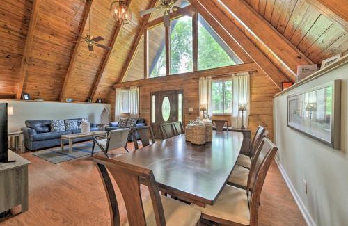 Benton House | A-Frame Cabin with Hot Tub, Walk to Kentucky Lake!