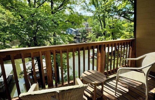 Rocky Mount House | A- Frame Escape| Cozy 2 Bedroom | Dock/Slip| Sleeps 7