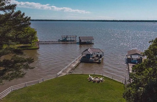 Gun Barrel City House | A-Frame Lake House with Spectacular View!
