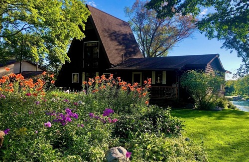 Zimmerman Cabin | A-Frame of Mind on Blue Lake with pontoon for rent