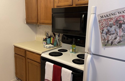 Norman House | A game day getaway, 1.5 miles to Campus & NCED Conference Center!