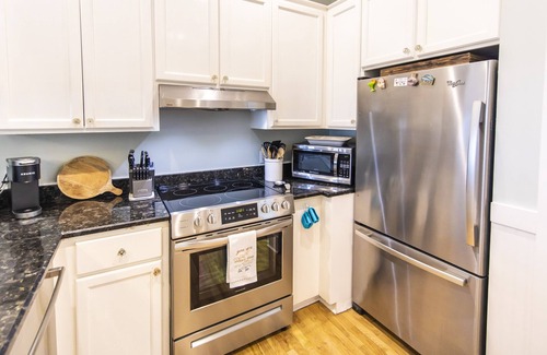 Sunnyside House | A Glimpse of Heaven in Carillon Beach! Steps to beach w/complimentary loungers!