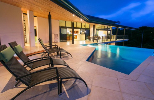 Quepos Villa | A Glimpse of paradise, unbeatable views !