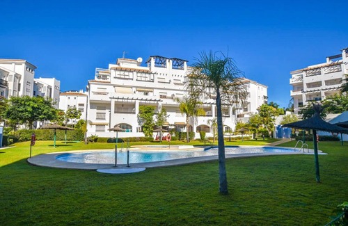 San Luis de Sabinillas Apartment | A gorgeous penthouse apartment! Free golf clubs! A 10-minute walk to the beach!