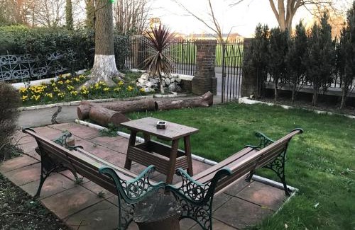 Gosport House | A Gosport Inn - Free Private Parking