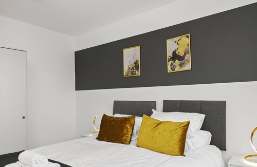 Reading House | A Great 4 bedroom house in Reading with free parking.