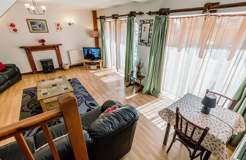Cauldon Low Cottage | A great holiday base for a family who are wanting to tour the Peak District National Park and Doveda