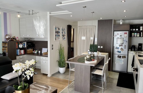 Bry-sur-Marne Apartment | A green setting on the outskirts of Paris