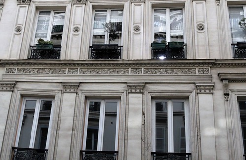 9th Arrondissement Apartment | A HAVEN REFLECTING THE ESSENCE OF LUXURY LIVING & UNPARALLELED SOPHISTICATION