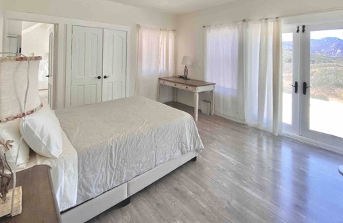 Thousand Oaks House | A hidden oasis on Santa Monica Mountains, 5 min to Westlake Village