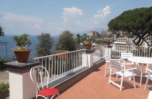 Seiano Villa | A historical home on the way to Sorrento. Stunning views, patioes and gardens.