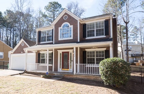 Lithonia House | A home away from home close to Stone Mountain Park, Decatur and Atlanta.