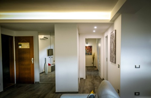 Avola Apartment | A la maison . .
