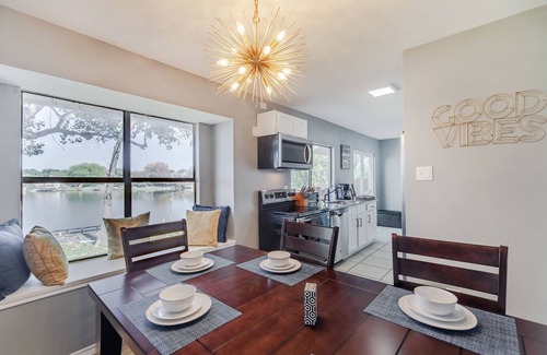 Irving House | A Lakehouse right here in Irving!