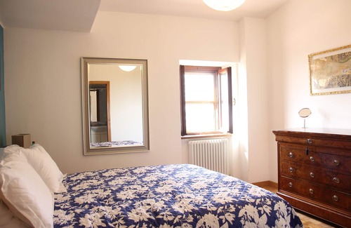 Tuoro sul Trasimeno Other | A large farmhouse with views over Umbria/Tuscany with Aircon & streaming WiFi