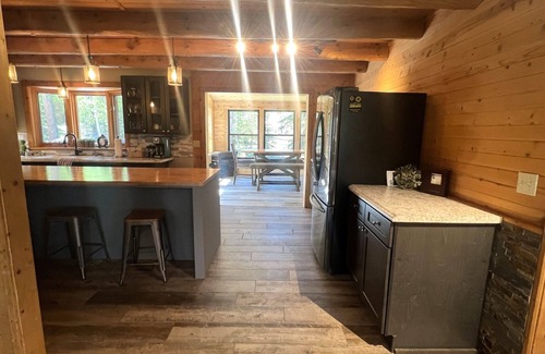 Lead Cabin | A large, newly remodeled 7,000 sq ft cabin, new hot tub, minutes from Deadwood!