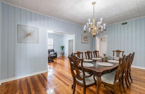 Brandon House | A Large Tropical Estate with 2 Acres of Space home
