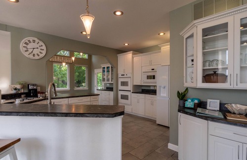 Climax Springs Villa | A Large Unique Panoramic Retreat at the Quiet 55-mile mark of Lake of the Ozarks