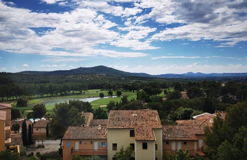 Pont Royal Apartment | A little cocoon in Provence on the Pont Royal golf course