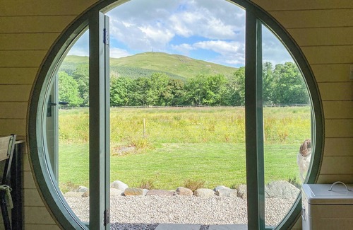 Straiton Cottage | A little hidden gem - perfect romantic getaway.