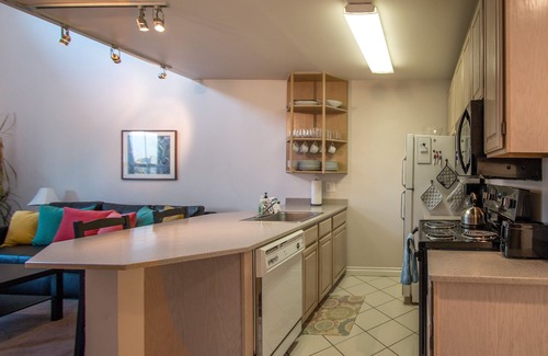 Hood River Condo | A Little Slice of Heaven! Updated, Steps to Downtown, Lodge Condo