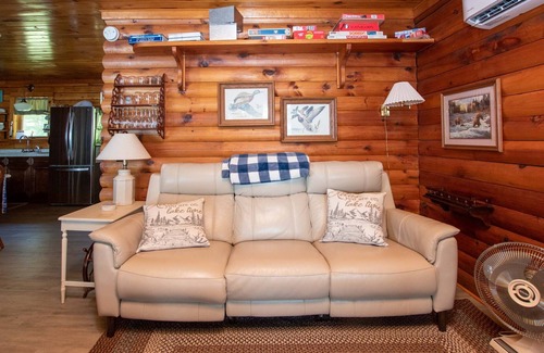 Valois Cottage | A Log Cabin on Seneca Lake: "Perfect Couples Retreat!"