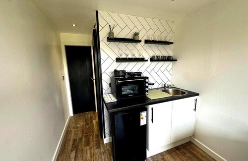 Coleraine House | A lorry conversion in to a beautiful countryside home with hot tub