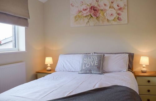 Billingsley Cottage | A lovingly furnished, detached lodge enjoying sweeping views of the surrounding countryside.