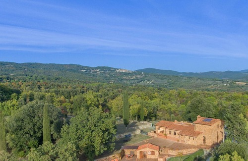Monteverdi Marittimo House | A lovingly & inventively renovated farmhouse in the heart of nature