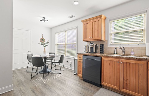 Lawrenceville House | A Luxurious, Newly Renovated Ranch (2012 sqft)