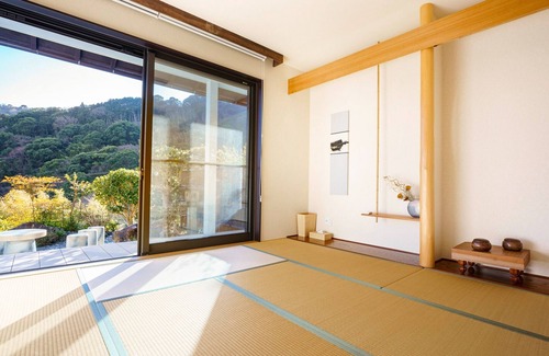 Atami House | A modern Japanese hot spring inn with an openair bath A relaxing space with a garden/Atami Shizuoka
