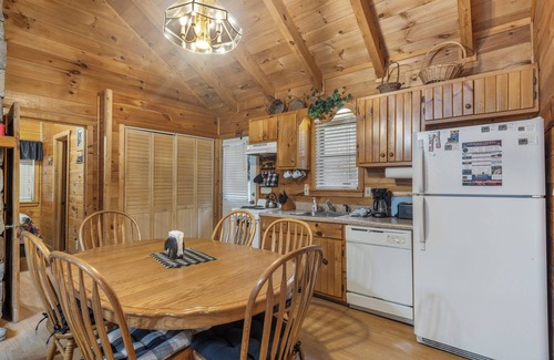 Andrews Cabin | A Mountain Paradise on Collett Creek in Andrews, NC